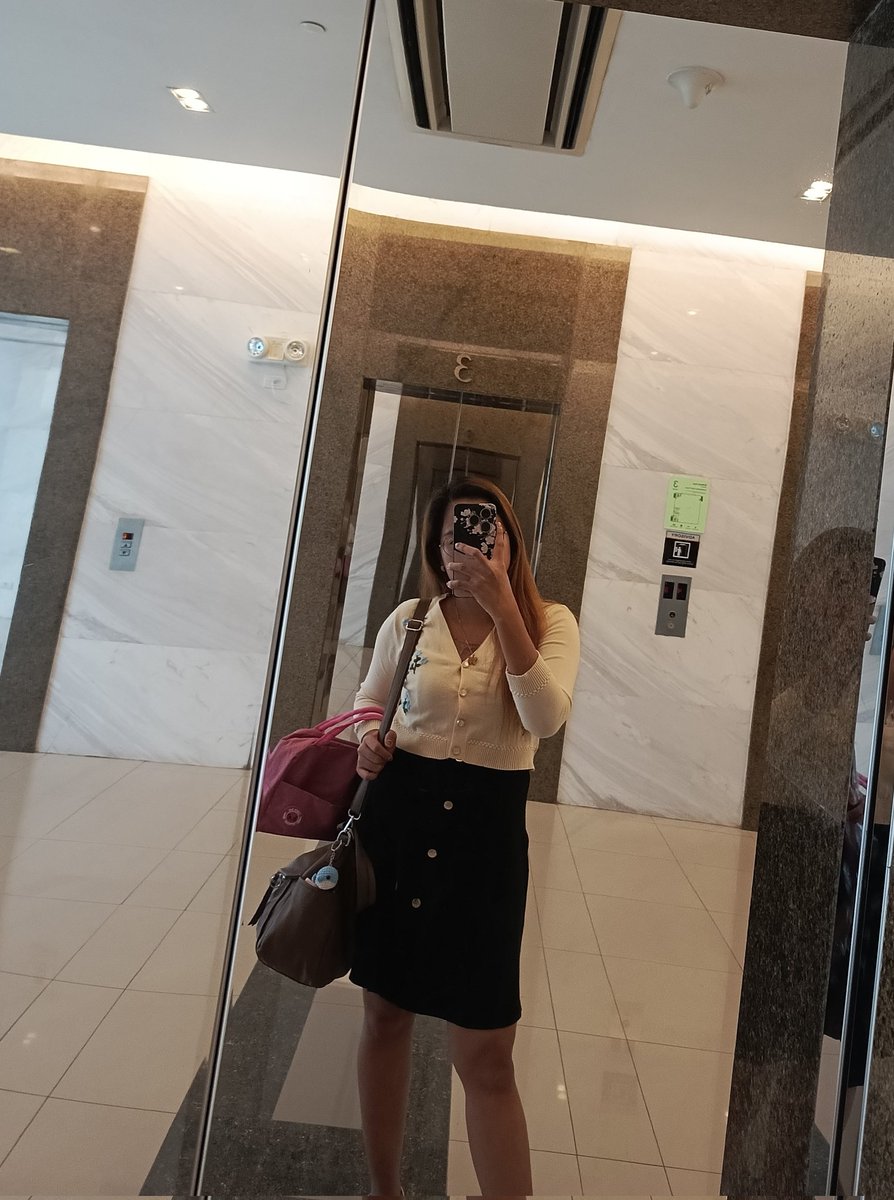 ZENFL0WER's tweet photo. last friday shift (saturday morning).. then will do some errands today 😩 hopefully i can get some good food later #busymode https://t.co/XsxpLAJxAw