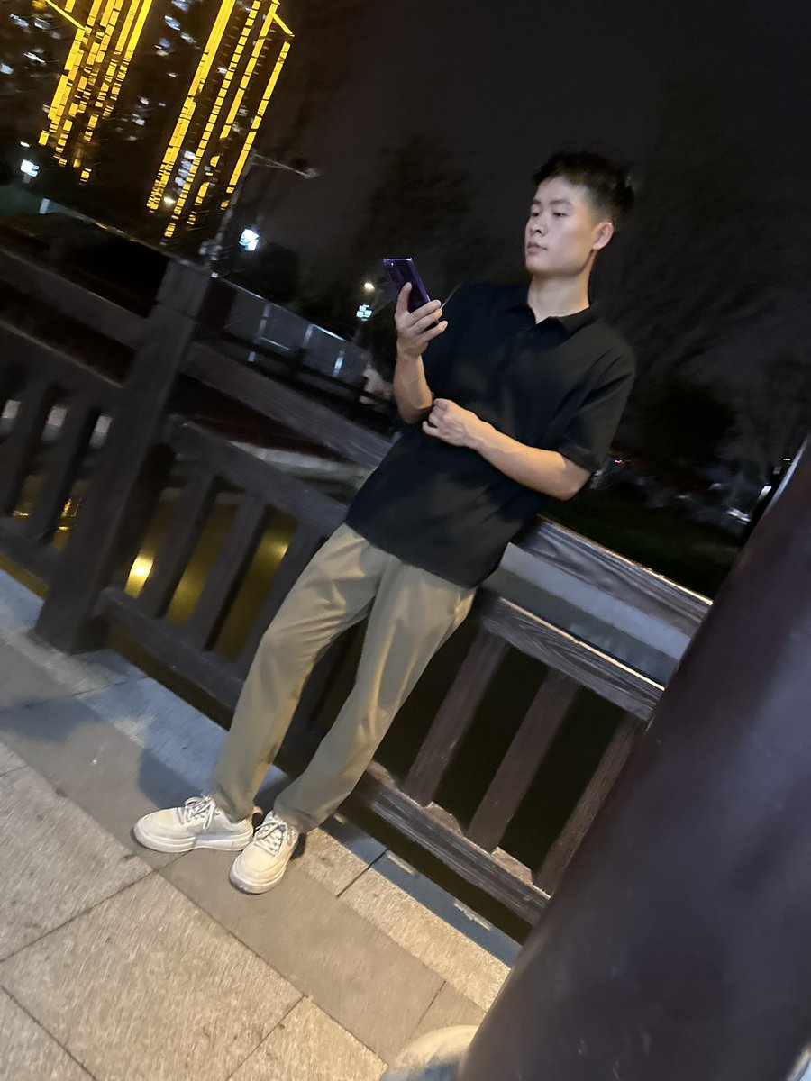 kiryoqq's tweet photo. 好看的小哥哥 https://t.co/tkJwqnLmGP