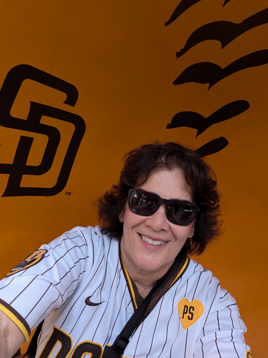 allyant's tweet photo. #FortheFaithful #petcopark https://t.co/ePIoBqtwMe