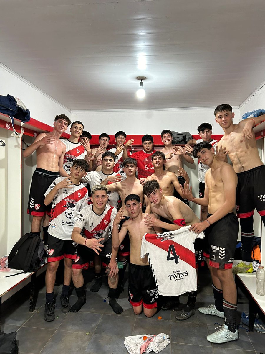 santinomoriondo's tweet photo. pq los jugadores me van a demostrar..
👊🏻🇲🇨 https://t.co/wPr7Nu36fI