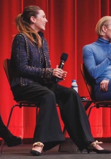 Not lizzie sitting like that🤣
