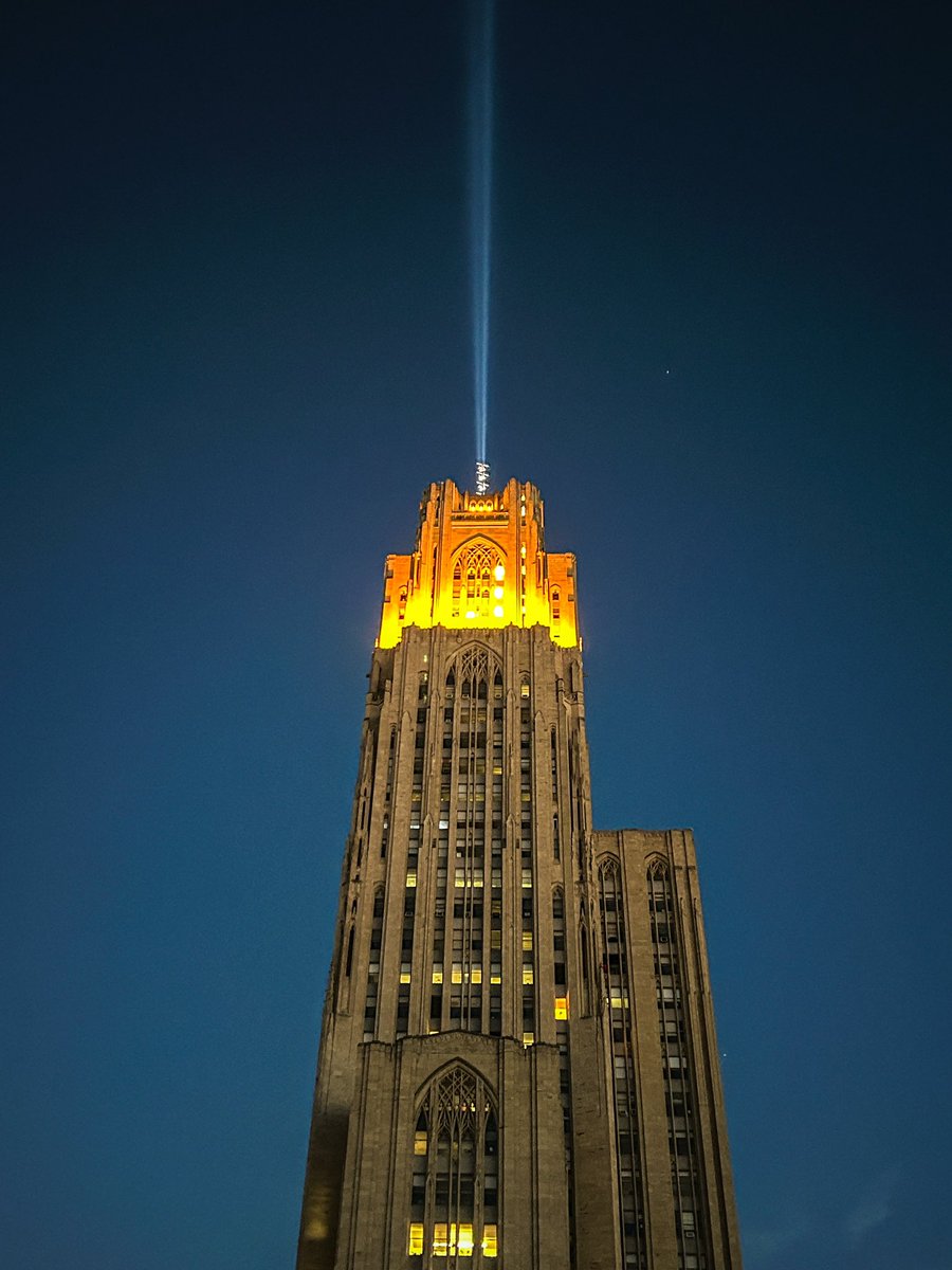 Pitt_ATHLETICS's tweet photo. FOURTH WIN VICTORY LIGHTS ✨ https://t.co/PgCkqskReP