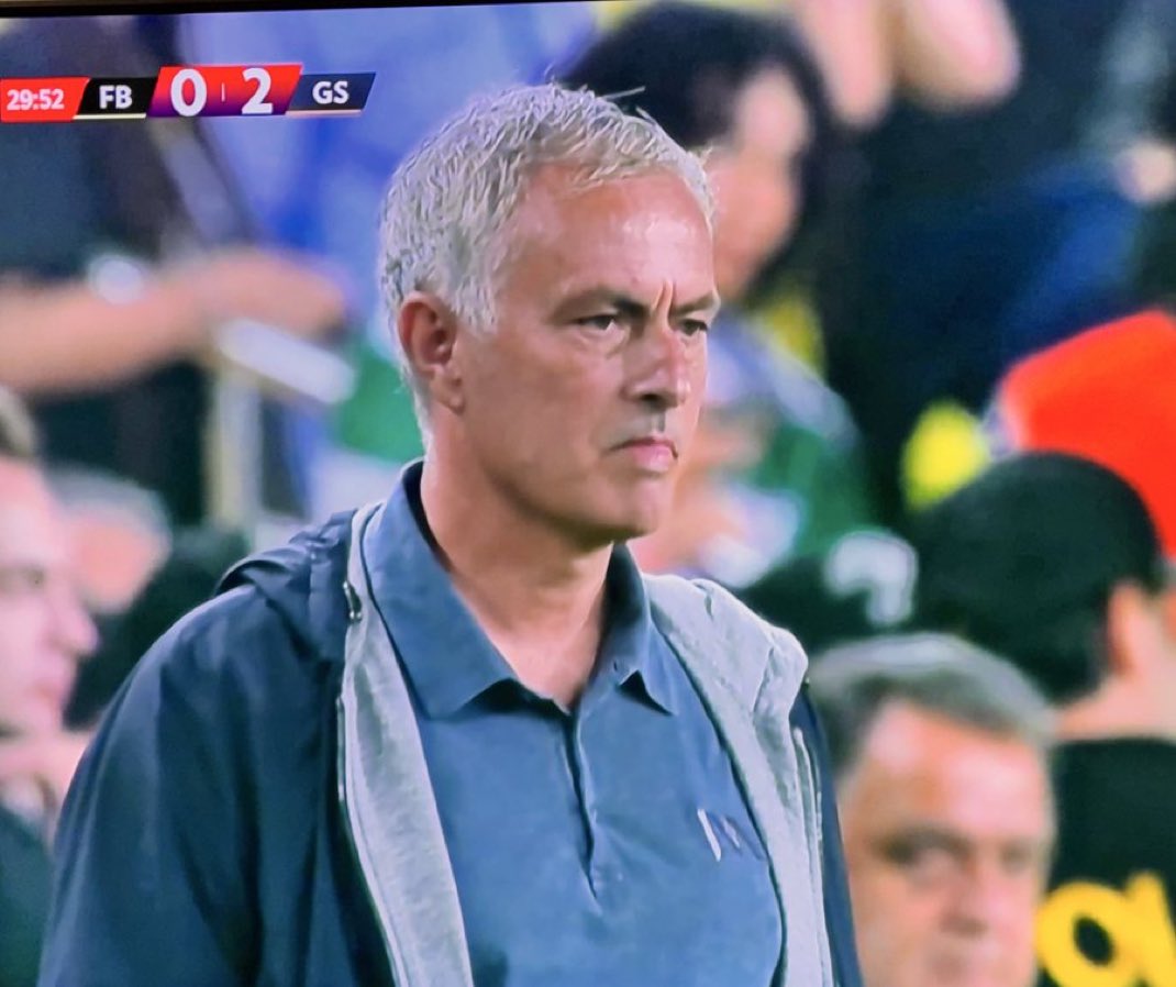 Ayyyyyy Emmmmmm coooseeeemoorinnnyooo

( taze gol yemiş bir teknik direktör fotisi bırakıyorum)