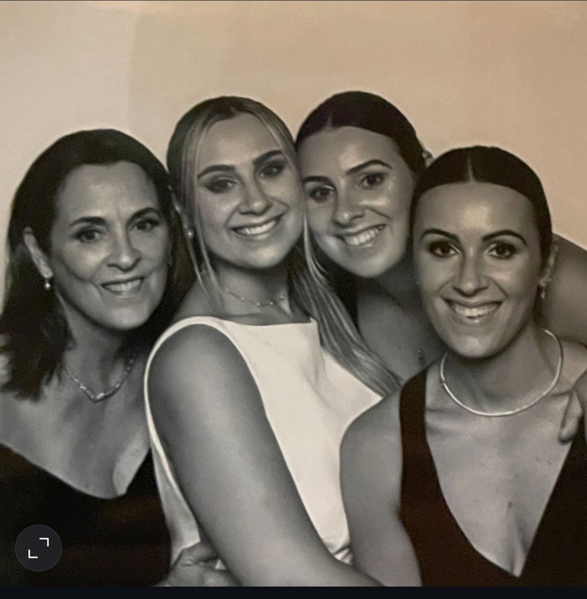 Deborah Walke tweet media