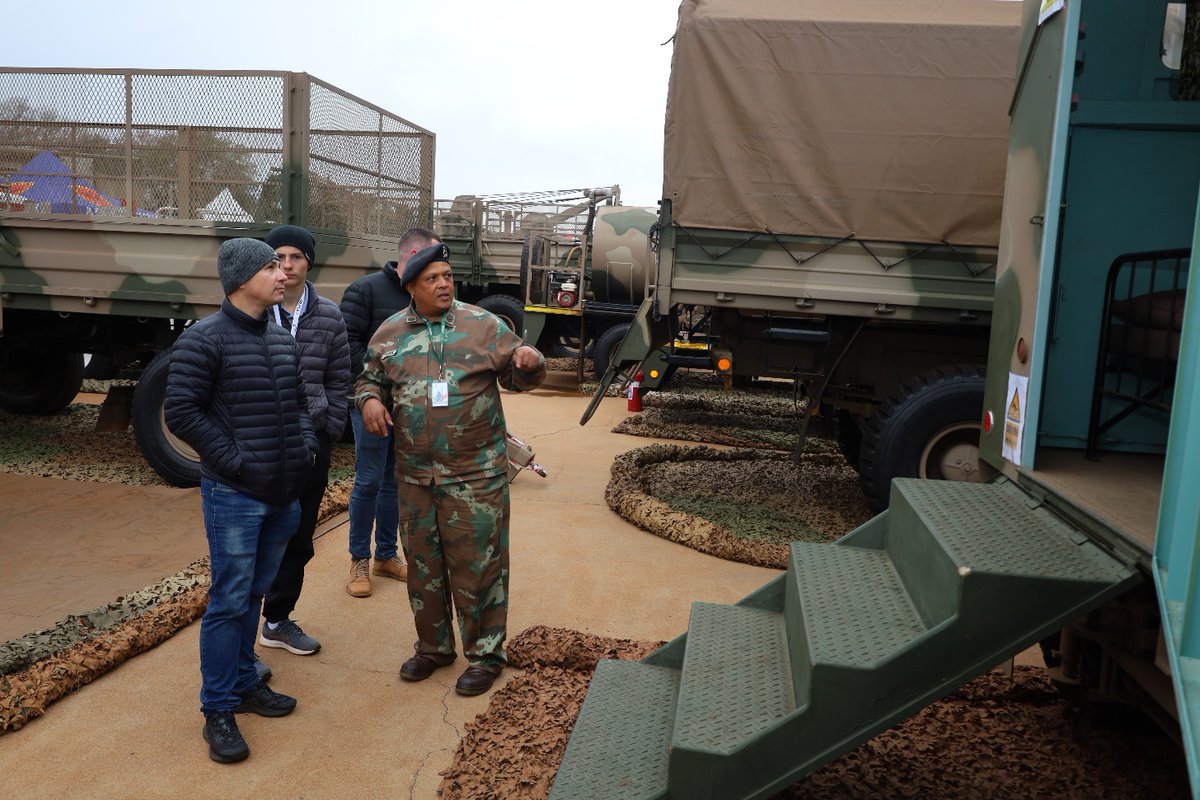 SANDF_ZA's tweet image. 2 || Hence the Army say goes like, “No Rain in the Army but the Army is in the Rain”.

#SANDF
#SAArmy
#SAArmySupportFormation
#PrideOfLions
#AAD2024