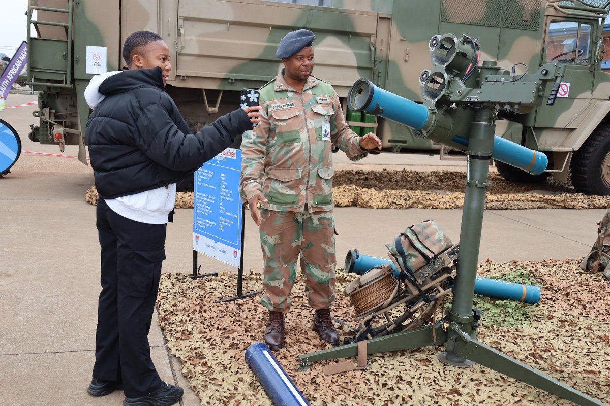 SANDF_ZA's tweet image. 2 || Hence the Army say goes like, “No Rain in the Army but the Army is in the Rain”.

#SANDF
#SAArmy
#SAArmySupportFormation
#PrideOfLions
#AAD2024