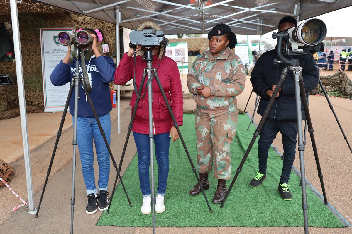 SANDF_ZA's tweet image. 2 || Hence the Army say goes like, “No Rain in the Army but the Army is in the Rain”.

#SANDF
#SAArmy
#SAArmySupportFormation
#PrideOfLions
#AAD2024