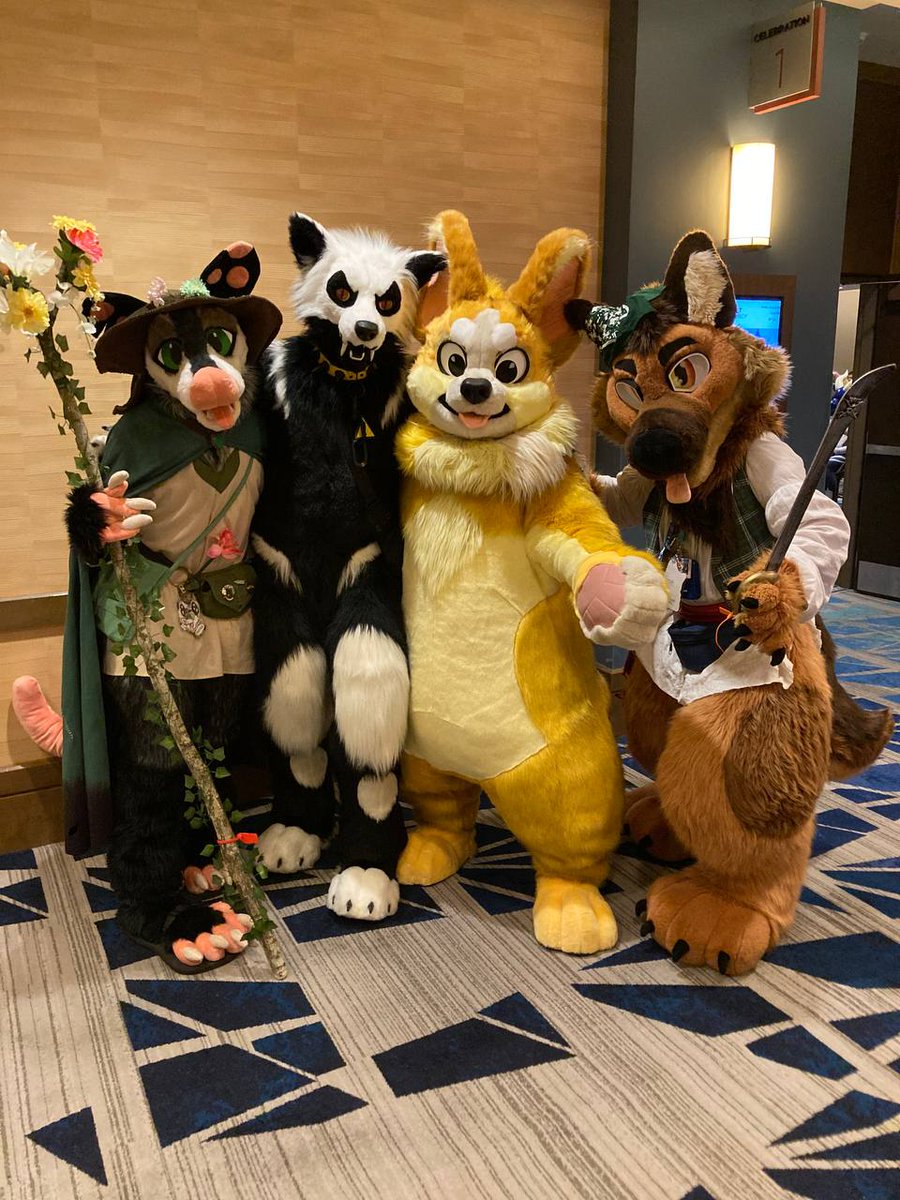 Some lovely goobers I met at #Megaplex2024 
<a href="/Trip_Shep/">Trip</a> <a href="/Grim_Omen/">Omen ➡️ MP</a>

📷<a href="/beausbarn/">Beau the Bull</a>