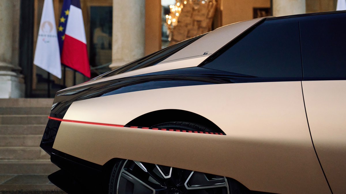 SM is back at the Elysée!  
For the European Heritage Days, the presidential palace is displaying the best in French expertise: SM TRIBUTE.  

#DSautomobiles #SMTribute #EuropeanHeritageDays #Elysee