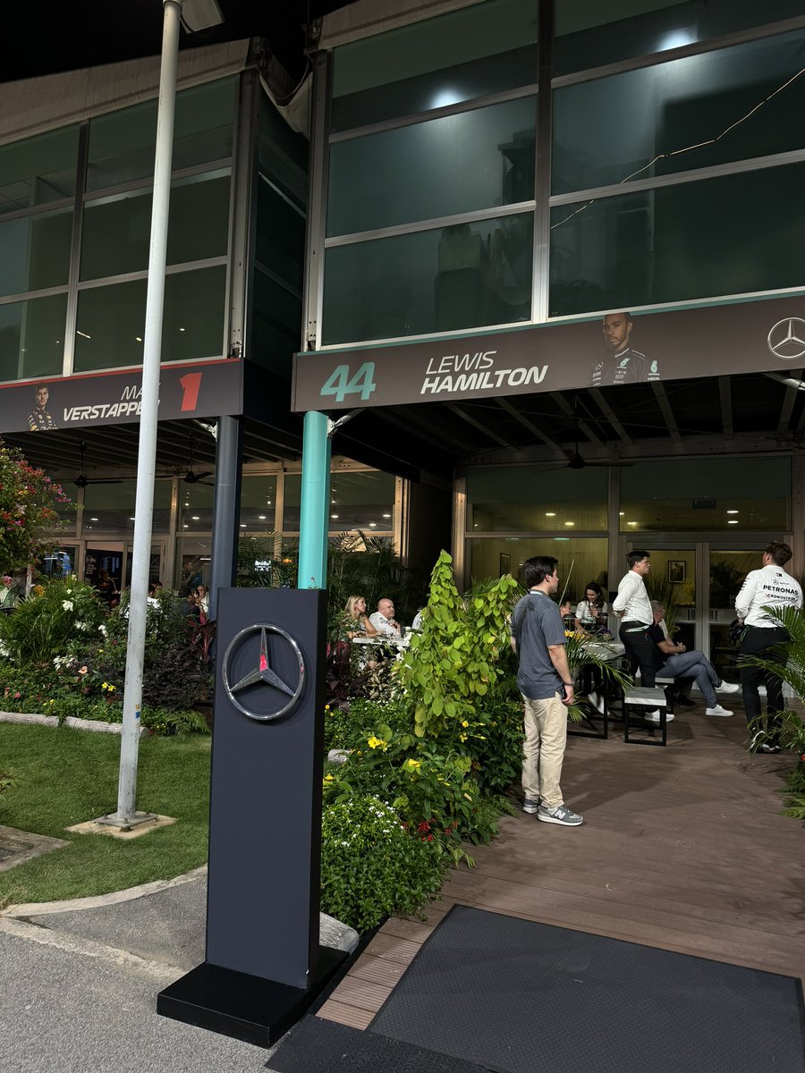 Maison Ghost tweet media