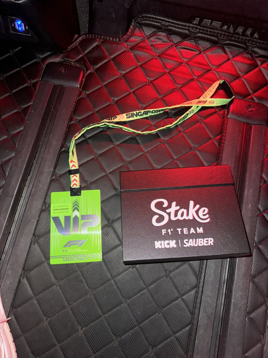 Maison Ghost tweet media