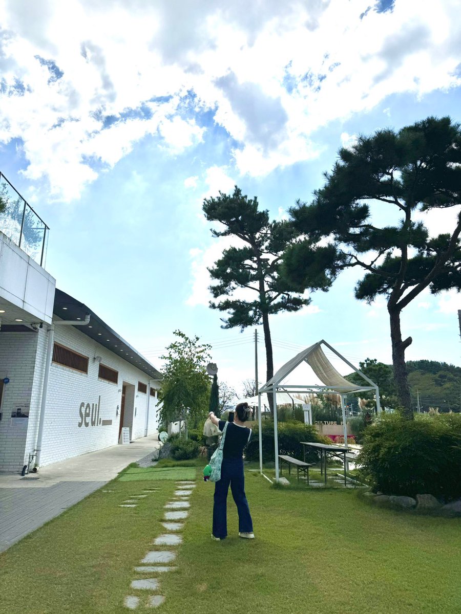 ruby7176's tweet image. 빵순이들 주목!! 
찐빵이라 아주 부드럽고 촉촉하고 쫀득하고 다함. 커피까지 굳굳😋😋😋
#부안 #슬지제빵소 #찐빵_맛집