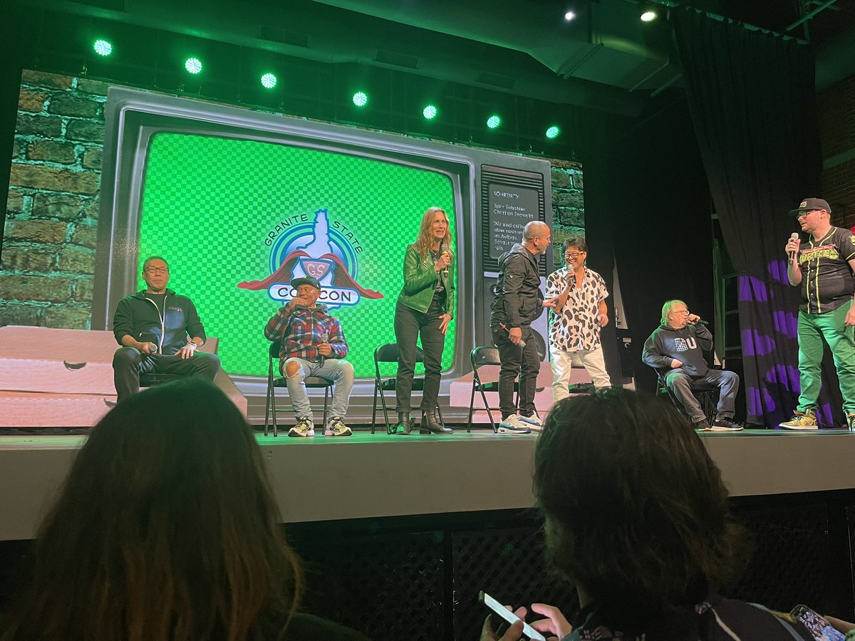 Thagodfire's tweet photo. L’avant séance #TMNT était superbe entre anecdotes qui nous ont fait rire, nous émouvoir (Robin Williams 😢❤️) & bloopers
Un vrai plaisir pour les fans de se retrouver au Rex Theatre et partager sur grand écran un film qui a bercé notre enfance pour un certain nombre
#GraniteCon https://t.co/W2QqIpsJDm