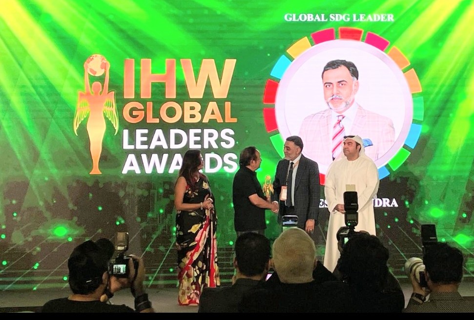 AmreeshChandra's tweet photo. Honoured to receive the Global Sustainability Leader Award'24 at the 10th IHW council in Dubai.
Proud to dedicate it to the city of Gorakhpur and to our  inspirational SDG champion  Hon'ble CM of Uttar Pradesh Shri Yogi Adityanath ji. https://t.co/cbOj3FYyBm