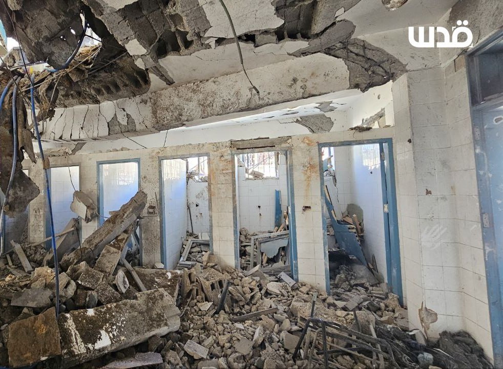 Ataque israelí contra una escuela de Gaza deja 21 muertos, entre ellos 13 menores
Según las autoridades locales, el ataque contra la escuela del barrio de Al-Zeitoun, que albergaba a miles de familias desplazadas, también dejó más de 30 heridos, en su mayoría niños y mujeres.