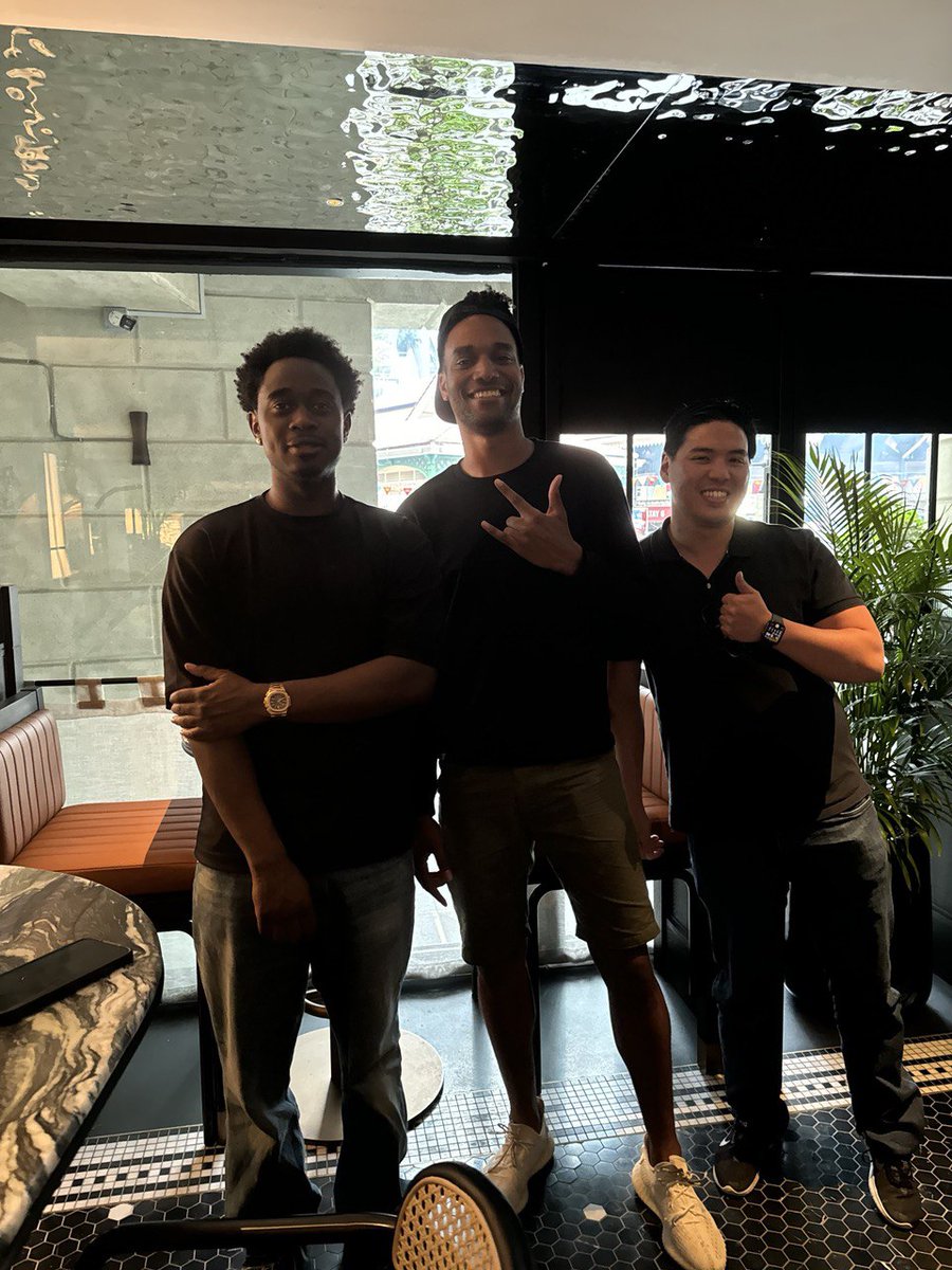 michaelfkong's tweet photo. Now that Token2049 is over, Sonic season begins @blknoiz06  @0xSonicLabs. https://t.co/GsmSYJPFSO
