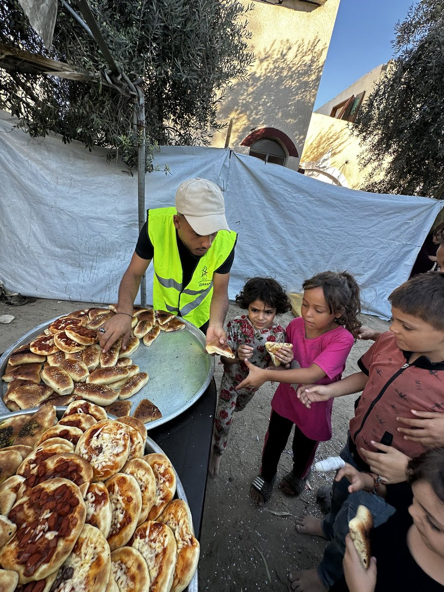 7MohammedKhaled's tweet image. My account is dying 

Help me fight censorship.

If you see this, check the link in bio and reply with 🍉Or 🇵🇸