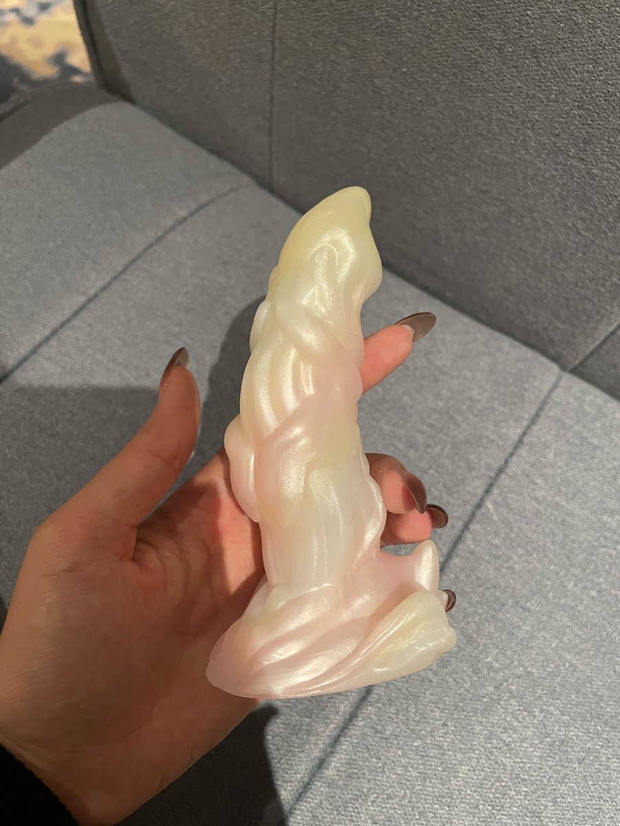 好耶4wfo了 抽疯狂星期4！

kfc×3个！
关注我➕转推➕评论点赞

周四开！！

牛子：幻龙家的伊风
特点就是特别梦幻的颜色，看起来很可口呢
前端比较细 很好进入哟 mini号很适合新手宝宝 
@Nothosaur10 @NSxiaomeng 
#幻龙 #趁年轻玩点色 #四爱女攻 #iiii #四爱小狗 https://t.co/rgsCB1vLTm