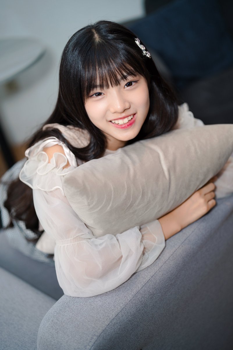 oil_picture's tweet photo. おうちでまったりデートぽくてかわいい

＃丸上ひまり https://t.co/zgZbHATURX