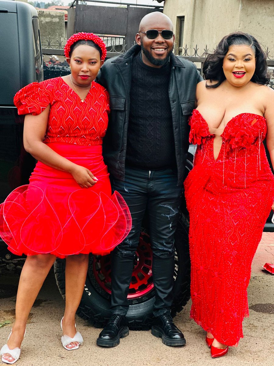 Mbudumar's tweet image. Circle.