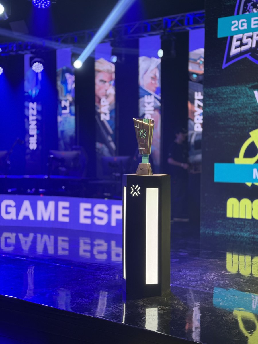 Paso la #VCTAmericas

Un formato muy duro, que 6 de los mejores equipos de AMERICAS se enfrentaron todos con todos (siento q es injusto definirlo así porque hay muchos factores en juego, pero bueno así son las reglas)

Me toco en este viaje conocer a gente muy muy buena onda y a