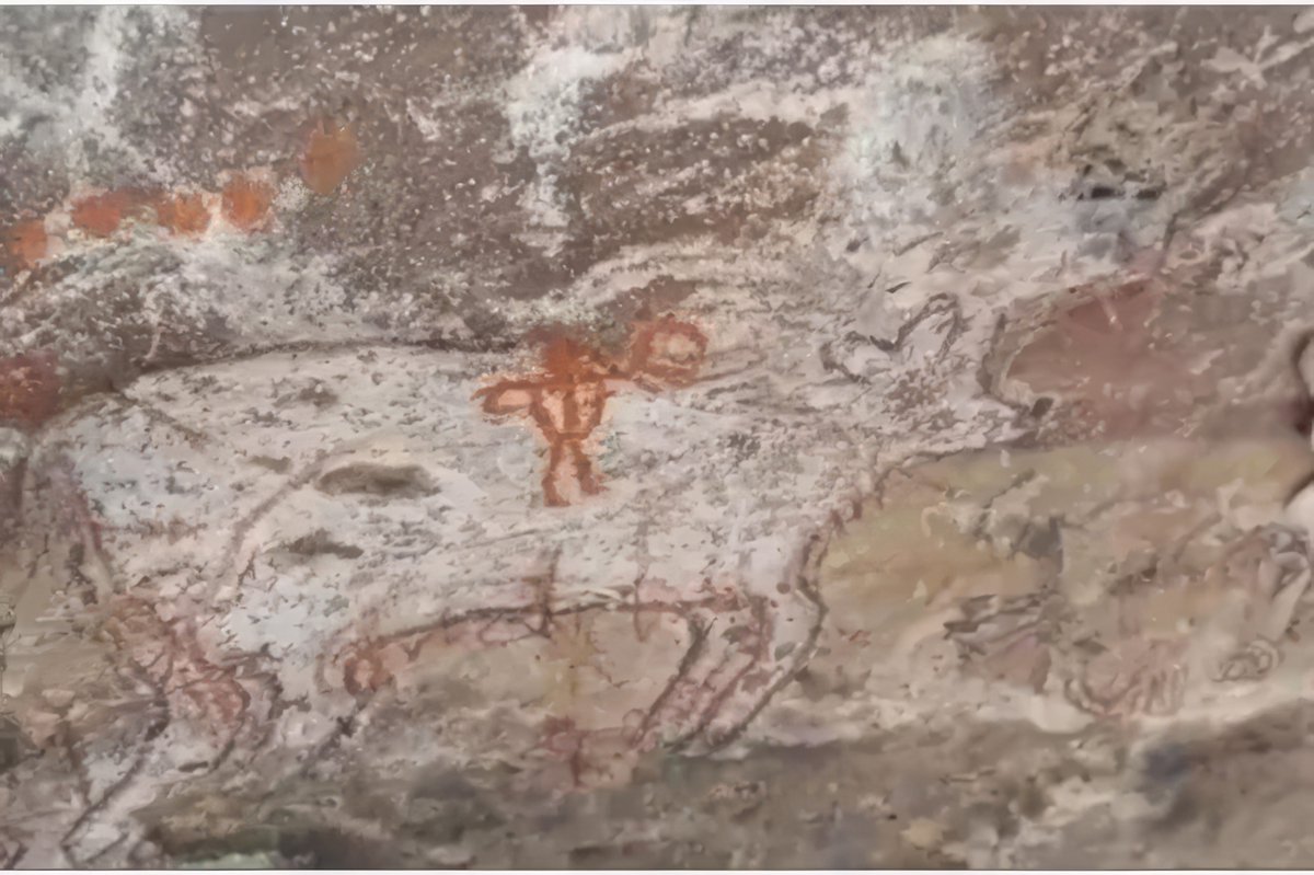 GemsOfINDOLOGY's tweet photo. In Rajasthan's Chittorgarh district, historians have uncovered Stone Age rock paintings, cup marks, and various artifacts, shedding light on ancient human existence. These relics, believed to date back between 35,000 and 200,000 years, paint a vivid picture of our early ancestors' lives.

Among the findings, a 2.4kg mortar and sharp-edged stone suggest that early humans used these tools to process wild barley, nuts, and legumes.

#Archaeology