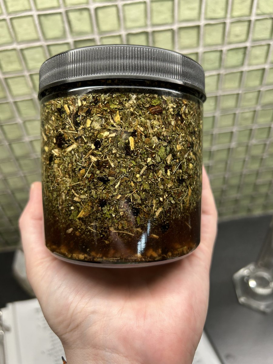 tishterps's tweet photo. Cold and flu season will be upon us before we realize so I’m preparing with this glycerite. It contains echinacea, elder flower and berry, lemon balm, boneset, licorice root, peppermint, mullein, and ginger. 🍃 https://t.co/w9eSht1ZyR