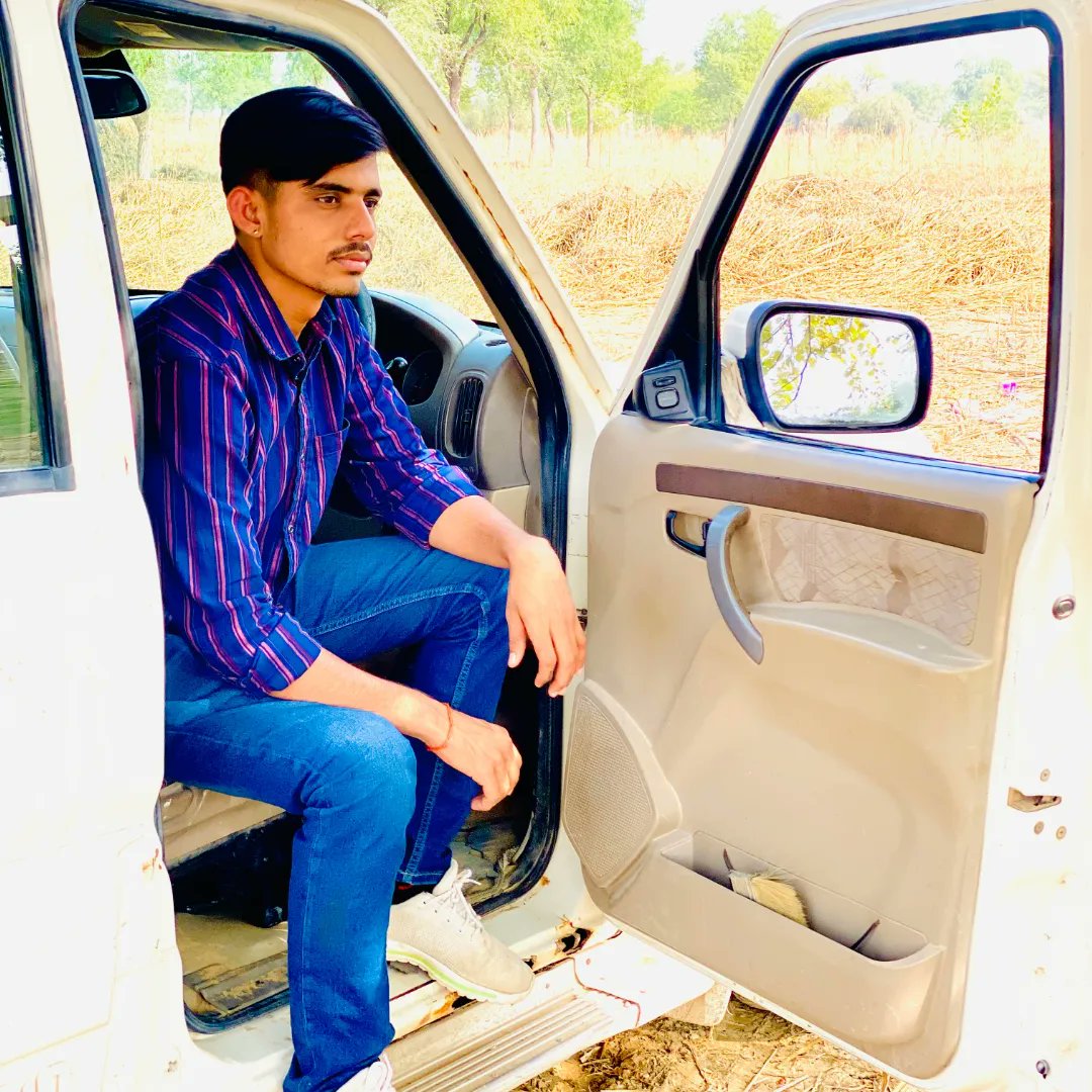 सुकून की बात मत कर ऐ "जिन्दगी
 " बचपन का वो रविवार अब नही आता!!
#sundayvibes