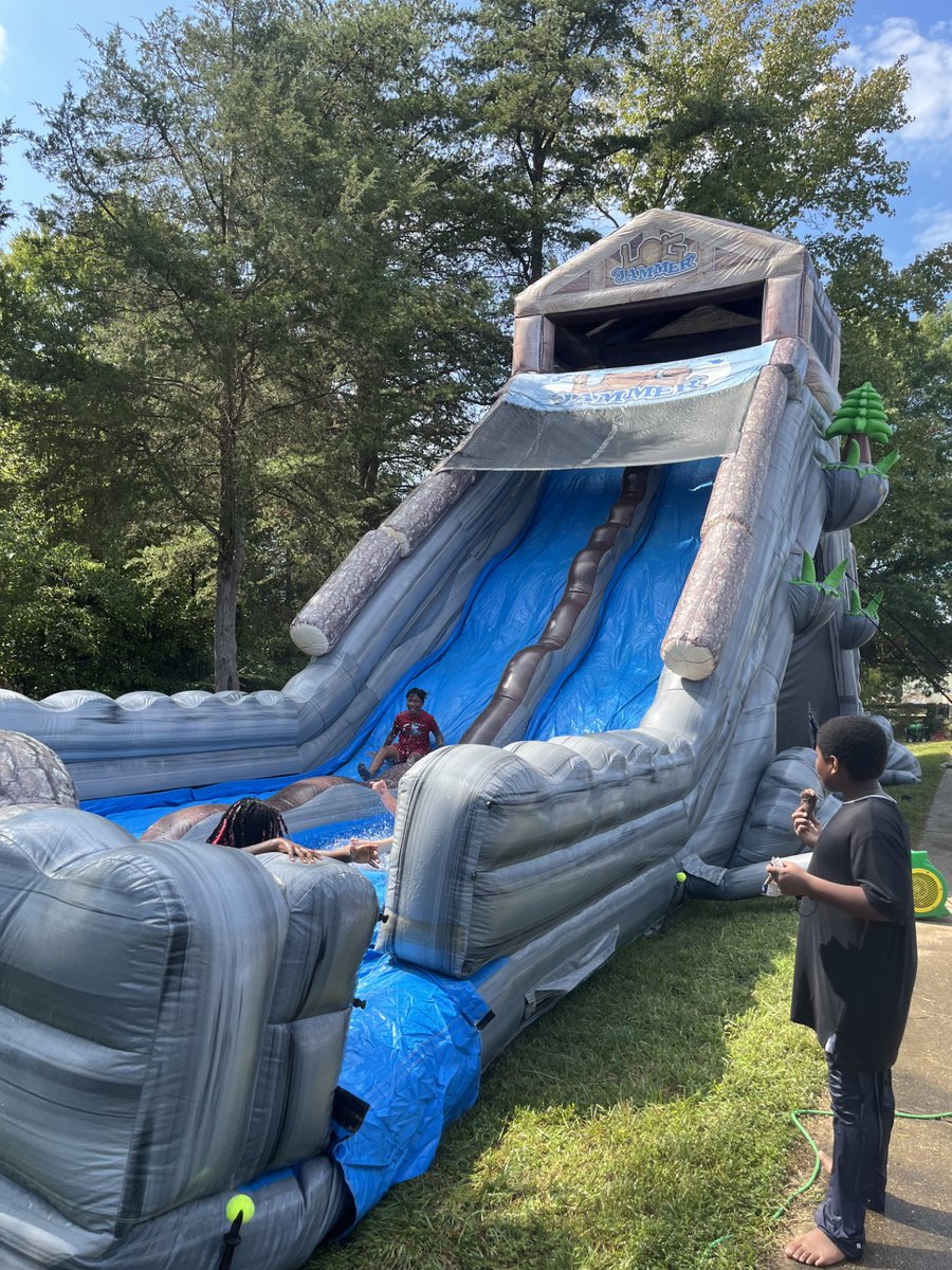 chief_601's tweet photo. Earlier today, the La Plata Police Department held its 11th Annual Kent Avenue Block Party.  A great time was had by all of LPPD's partners and our residents. https://t.co/nZMi1WPe8c