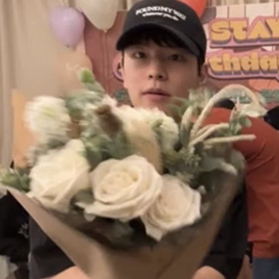 minholy_y's tweet photo. Seungmin and his own love language for each members

— a thread for the birthday boy 𓂃 𓈒 ࣪ ˖ ‧₊˚⊹

#OurMiniverseSeungmin
#승민아_우리_��천히_영원하자
#HappySeungminDay https://t.co/enFxJXlvZL