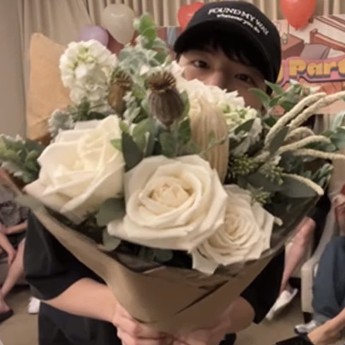minholy_y's tweet photo. Seungmin and his own love language for each members

— a thread for the birthday boy 𓂃 𓈒 ࣪ ˖ ‧₊˚⊹

#OurMiniverseSeungmin
#승민아_우리_��천히_영원하자
#HappySeungminDay https://t.co/enFxJXlvZL