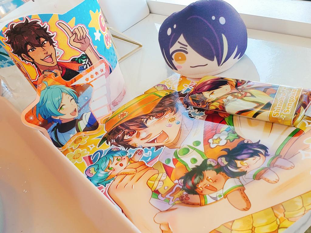 tenkotoya's tweet photo. omanjuu pics from the chiaki cupsleeve~! ❤️🧡💛💚💙💜 https://t.co/s44ZFbQVlK