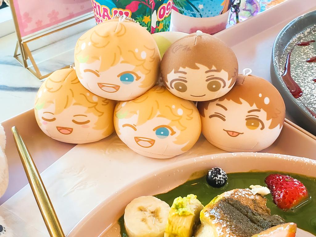 tenkotoya's tweet photo. omanjuu pics from the chiaki cupsleeve~! ❤️🧡💛💚💙💜 https://t.co/s44ZFbQVlK