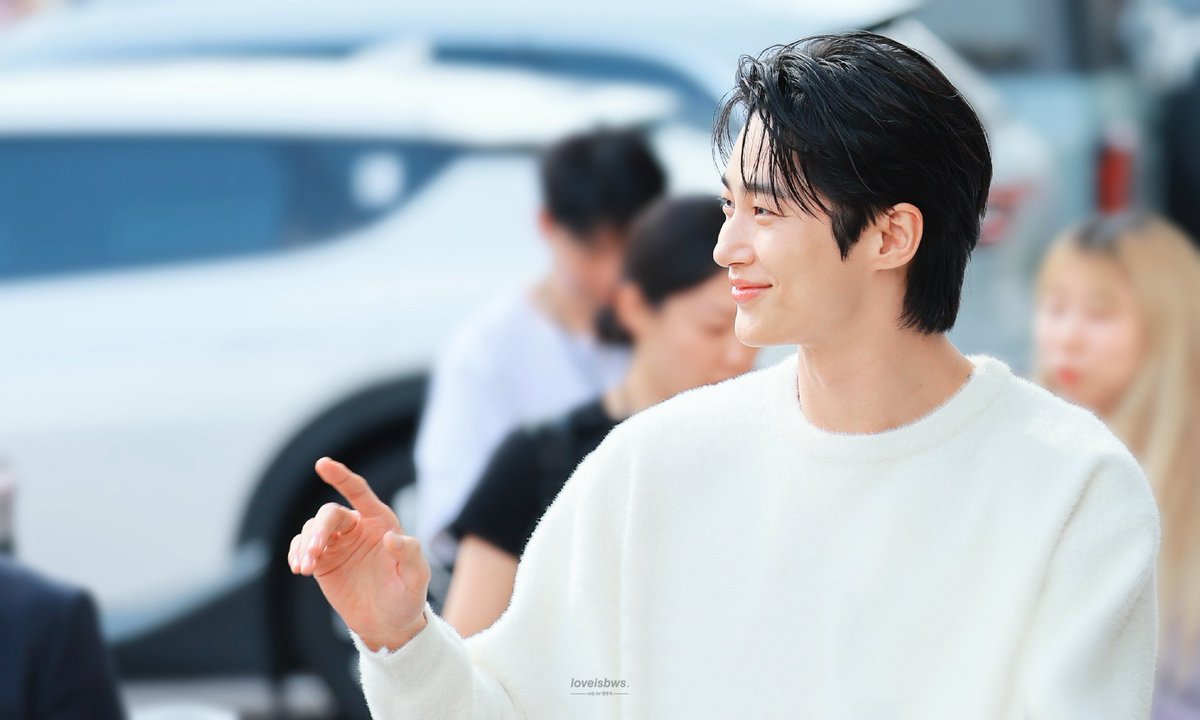 loveisbws's tweet photo. 240909 #변우석 #ByeonWooSeok

🤍 https://t.co/tlAEVc1xyl