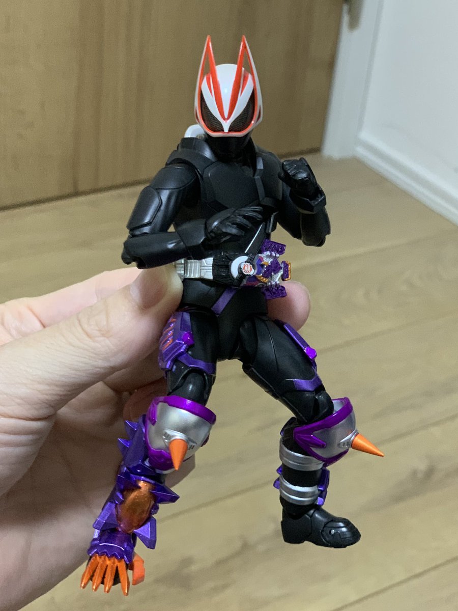 ELS00QANT1's tweet photo. 待ちに待ったS.H.Figuarts ギーツ ゾンビフォーム（下半身）！
ギーツのアクションが最高にかっこよかった第3話を観て惚れたフォーム。バッファ フィーバーゾンビフォームを多々買いして実現。 https://t.co/HJJqH6nt79