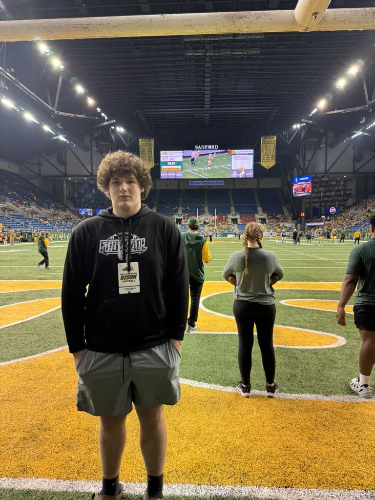 Kenton Mondeau 6’7 315 (2026) tweet media