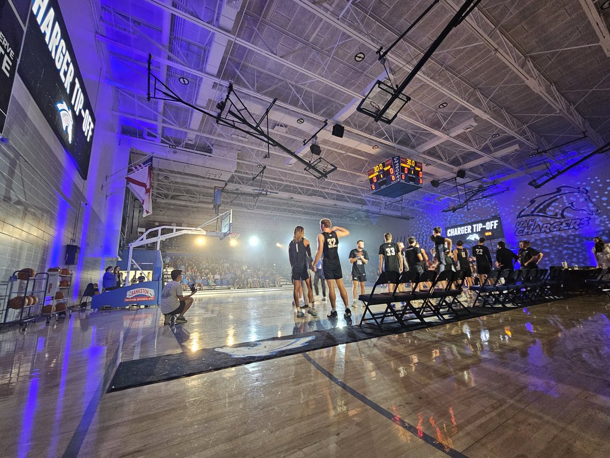UAHChargers's tweet photo. WHAT. A. NIGHT. https://t.co/TAG4zF14Ks