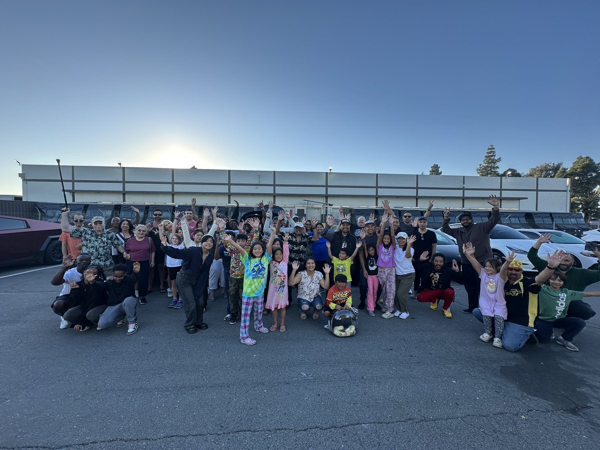 TeslaOwnersEBay's tweet image. Drive In movie night is always a smash hit. Cars &amp;amp; Community. We love doing it for the people, the mission and the fun. #HellaTeslas