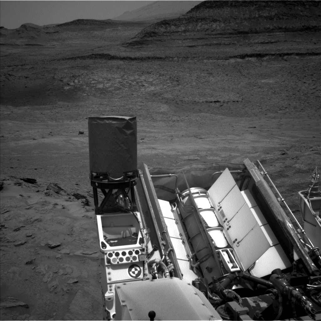 MarsMissionImgs's tweet photo. #CuriosityRover image taken on #Sol3645 at 12:46:25.550 PM with #Navcam #Mars #NASA #Space https://t.co/1kW4JQbal7