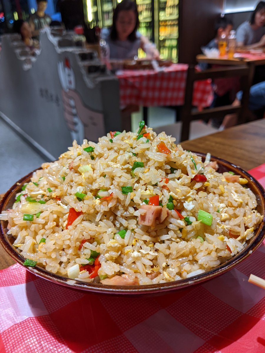 BlueHeartsUWS's tweet photo. Guizhou food in #Chongqing
I dunno what it is but #FriedRice in #China is just out of this world.
#RealChineseFood
#貴州料理
の焼肉屋。中国で食べる炒飯って本当に美味しい。何故?
#中国料理 https://t.co/rCH6Nd4mJc