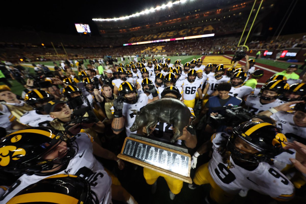 uiowa's tweet photo. That’s what we call winning FAIR and square. Floyd’s coming home. 🐖🖤💛 https://t.co/cIvwkmRopB