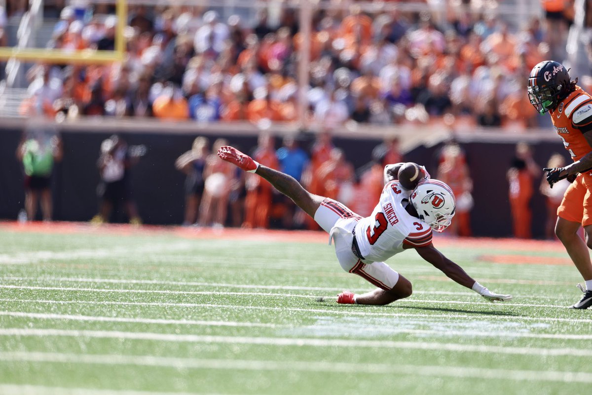 Brandobrown9's tweet photo. RT @utahathletics: Still can’t get over this catch.

HOW, @dorian_singer1⁉️

#GoUtes https://t.co/5EQcCP8pq1