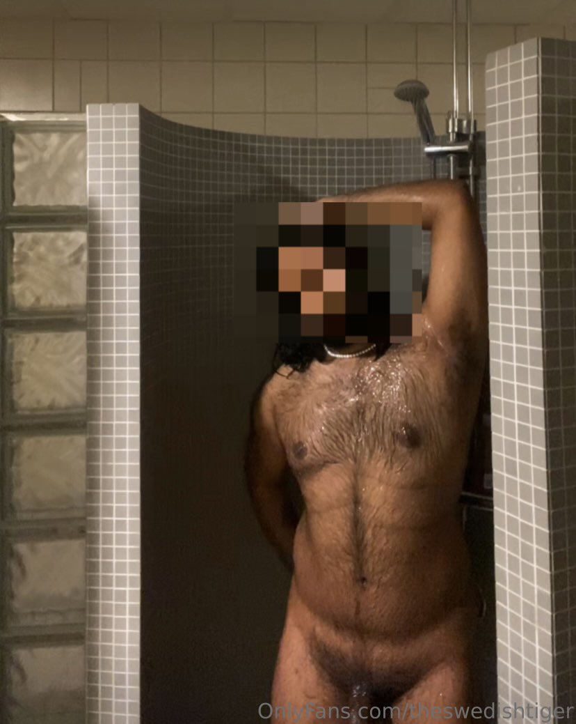 _swedishtiger's tweet photo. wanna join me? 🚿😈 https://t.co/aHpysSsfY2
