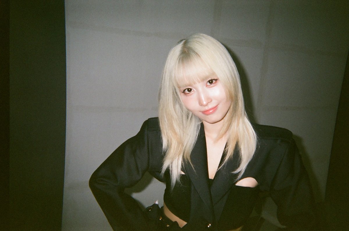 JYPETWICE_JAPAN's tweet photo. MISAMO JAPAN 2nd MINI ALBUM
『HAUTE COUTURE』
2024.11.6 Release

Trailer Prologue - MISAMO’s Atelier 

Behind Shot 

#MISAMO #HAUTECOUTURE
#MISAMO_HAUTECOUTURE
#MINA #SANA #MOMO https://t.co/uR16Q0r8DL