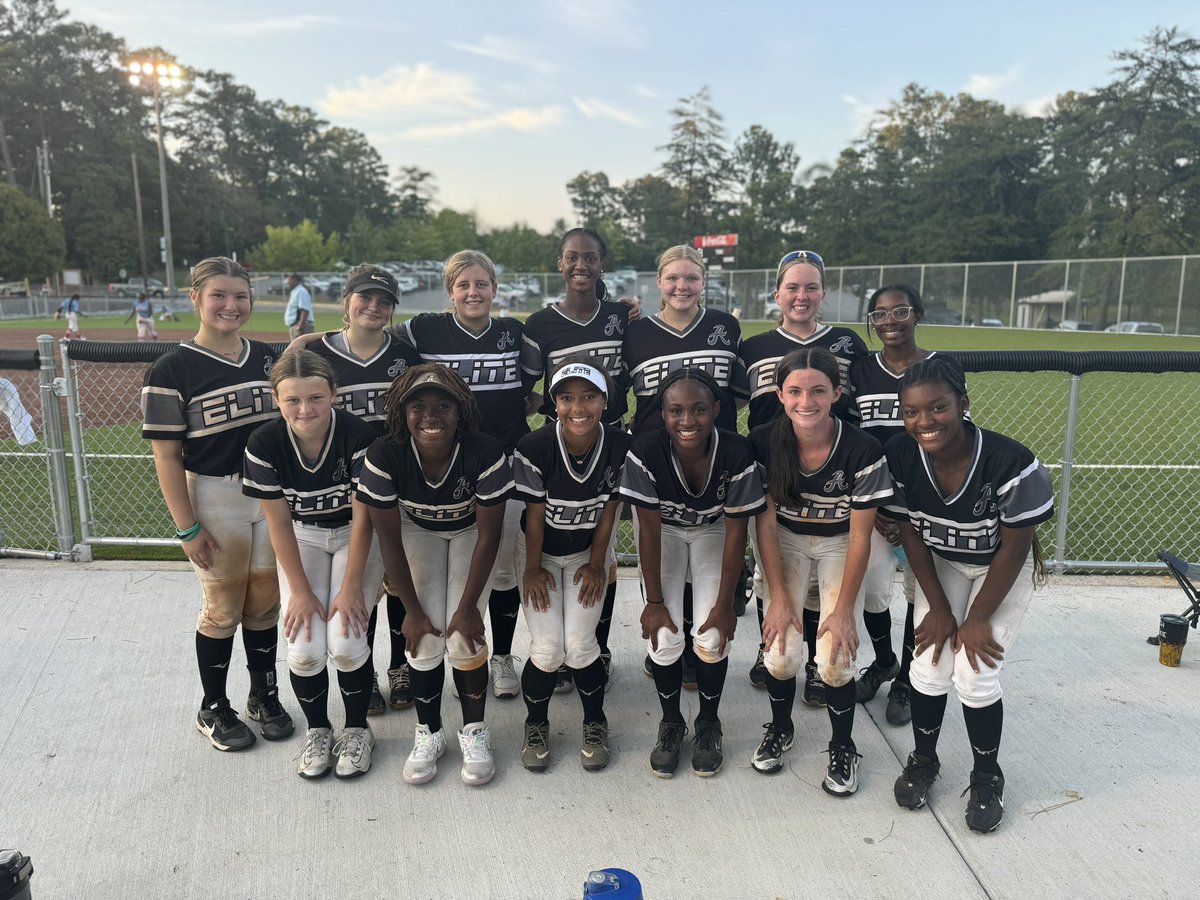 AddieMarb32's tweet photo. First 16U tournament! 2 doubles and a single, 3 RBIS.  We finished 2-1 on the day.  Bracket tomorrow. An honor to play with these amazing girls! @d1proscouts @softballrecruit @sports_recruits @usasoftballofal @256sportsradio @coastrecruits @toppreps @sunilsportsnews https://t.co/k2scuohvlc