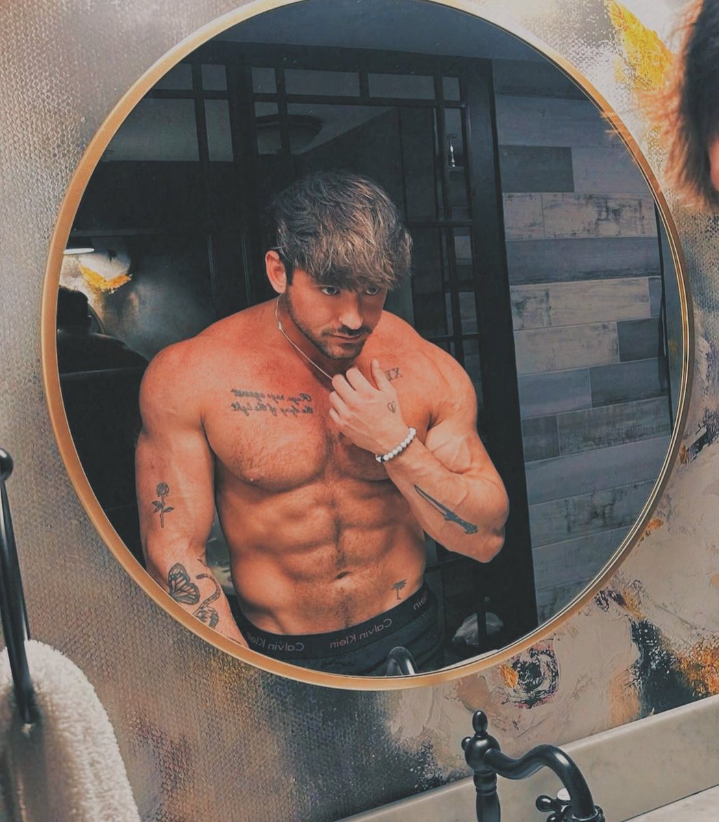 TheFratKhan's tweet photo. 👅 https://t.co/bGCTqgKk25