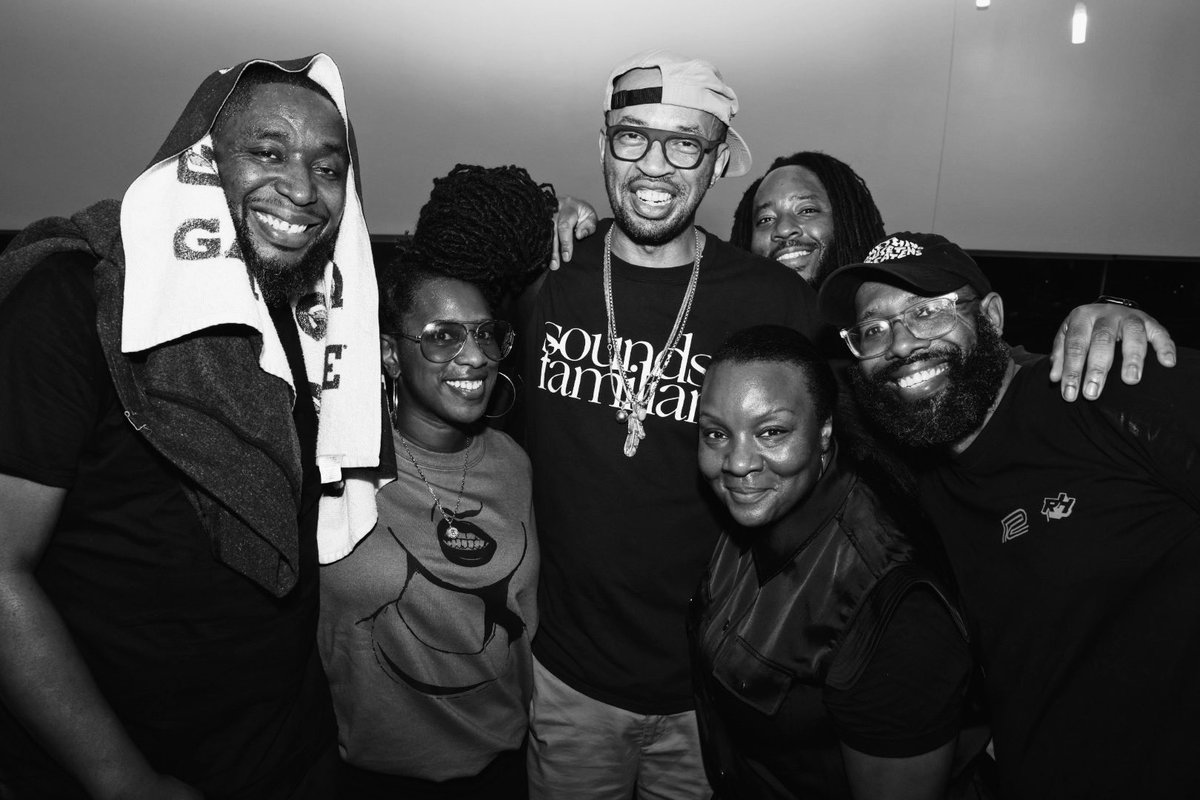 jatiphoto's tweet photo. ✊🏾 @9thwonder x @iammissher x @richmedina x @simoneeccleston x @frankmbrownjr x @jahsonicdc at #THEREACH 5th anniversary block party at @kencen ✊🏾 #jatiphoto #kennedycenter @canonusa https://t.co/gECiaHnV2h