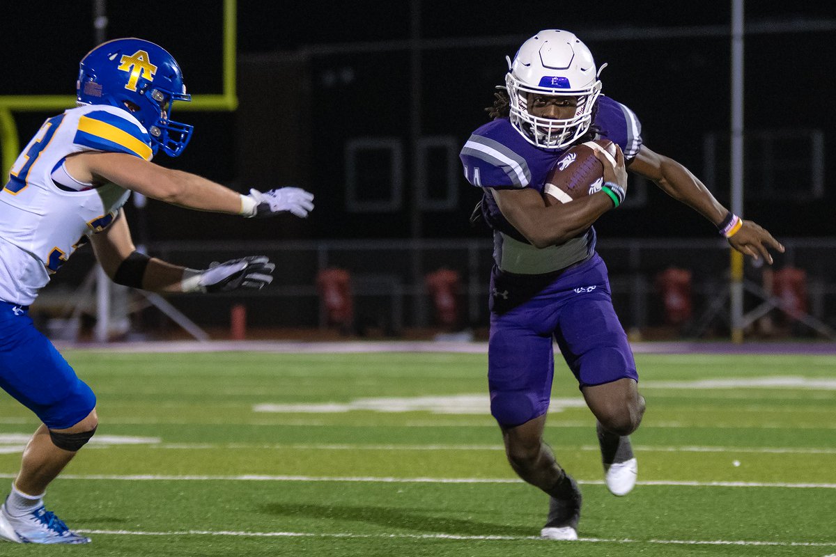 Coach Clawson (@heathclawson) on Twitter photo College coaches need to check out 2026 RB/WR <a href="/GJefferson_15/">Gary Jefferson Jr</a> of <a href="/etxhsfb/">Elgin Wildcat Football</a>. Quick with great balance and vision. Hard worker who can play multiple positions! #RecruitElgin College coaches need to check out 2026 RB/WR <a href="/GJefferson_15/">Gary Jefferson Jr</a> of <a href="/etxhsfb/">Elgin Wildcat Football</a>. Quick with great balance and vision. Hard worker who can play multiple positions! #RecruitElgin