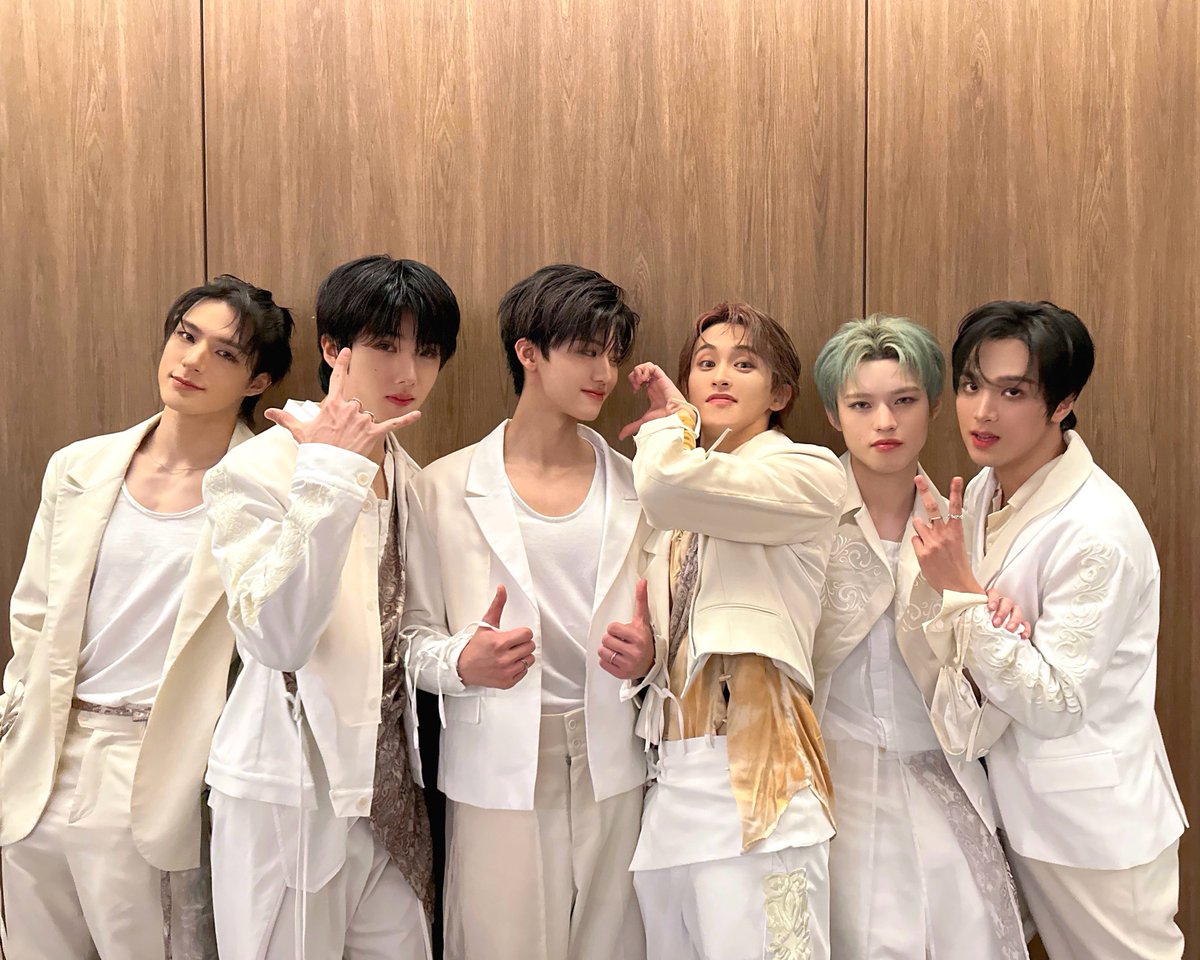 New York……!🥹Thank you so much for being an amazing audience today! NY💚 thank you for making another great memory for us to cherish. Take care til we meet again!! Much love🫶

#MARK 
#NCTDREAM #THEDREAMSHOW3
#NCTDREAM_THEDREAMSHOW3
#NCTDREAM_WORLDTOUR