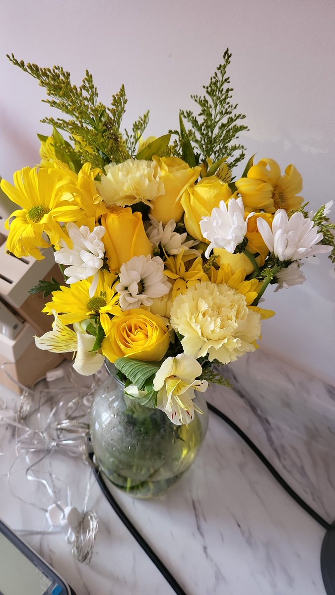 Como pasa el tiempo 😱  1 año más y más flores para mi